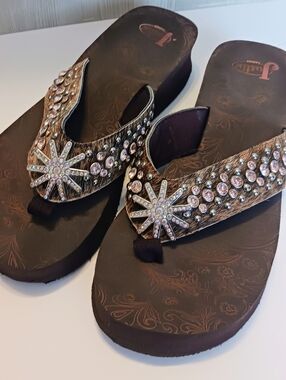Justin Ladies Western Audrey Rhinestone Flip Flops Size 9 Brown With Dust Bag.